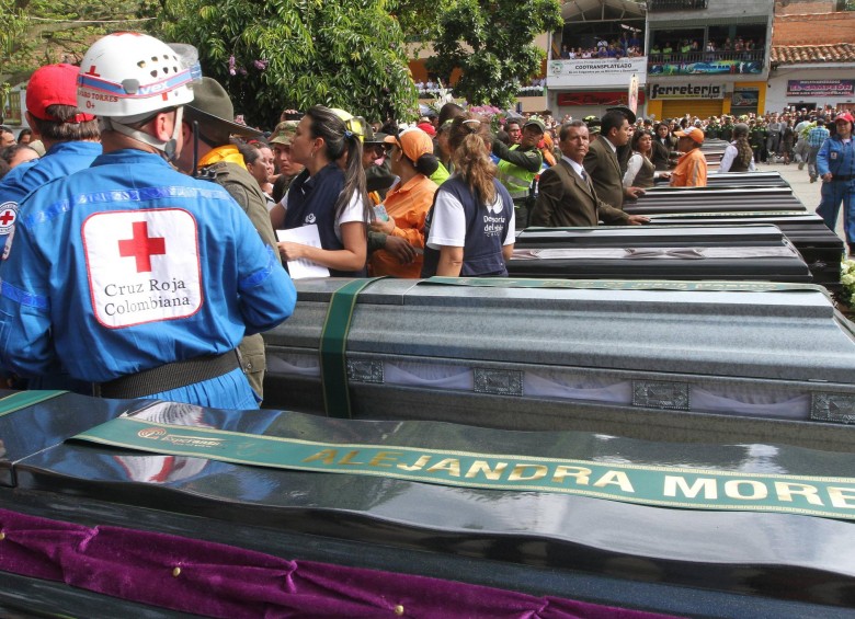 La Cruz Roja atendió la tragedia de Salgar, cuando la quebrada La Liboriana cambió la vida del pueblo. FOTO róbinson sáenz