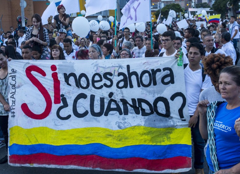 La marcha también se celebró en Medellín, donde cientos de personas caminaron con pancartas y arengas desde el Parque de los Deseos hasta el de Las Luces. FOTO juan antonio sánchez 