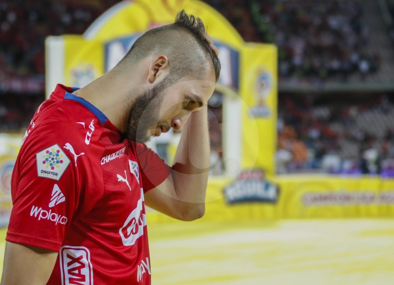 Jean Carlos Blanco, un futbolista que quedó en deuda, evidenció también su tristeza al final del juego.