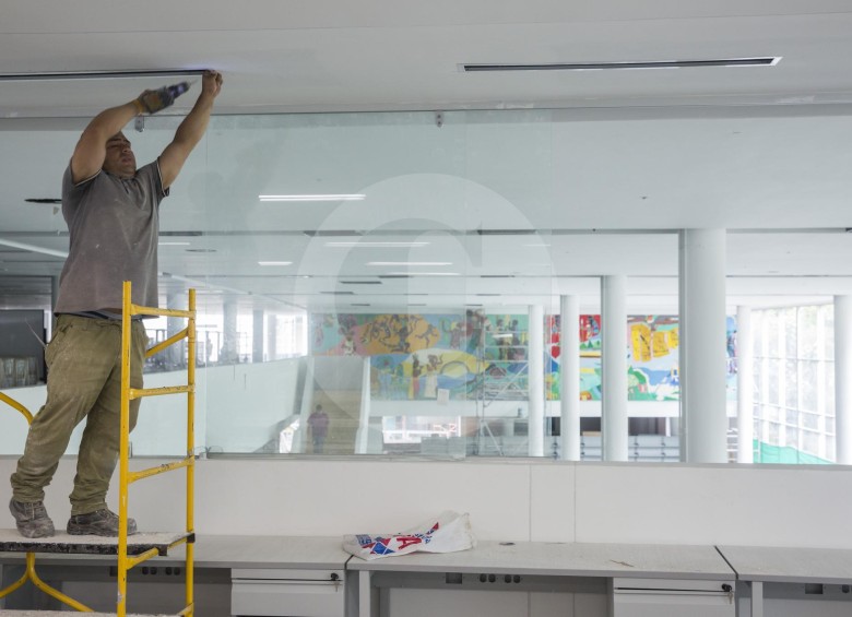 La repotenciación de la estructura del edificio y las obras civiles ya han culminado en la biblioteca. En el proceso se procuró el cuidado de las obras artísticas. FOTO Edwin Bustamante