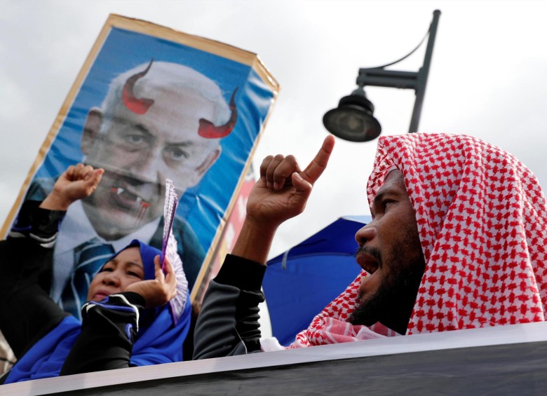 Filipinos musulmanes protestan por el reconocimiento de EE.UU. a Jerusalén como capital de Israel. FOTO: EFE