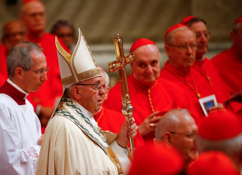 El Sumo Pontífice ha mermado los nombramientos de cardenales europeos, siendo un tercio durante su era. FOTO Reuters