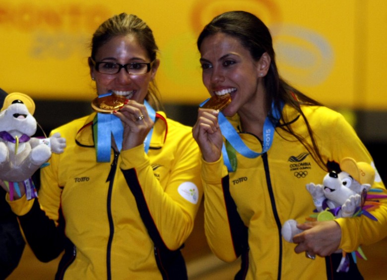 Clara Juliana Guerrero y Rocío Restrepo, en el podio panamericano. Por primera vez Colombia gana oro en dobles femenino. FOTO colprensa