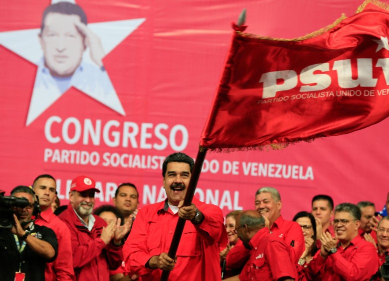 Los líderes del PSUV aseguraron que ratifican al presidente venezolano para aspirar a su reelección “en nombre del comandante Chávez”. FOTO COLPRENSA