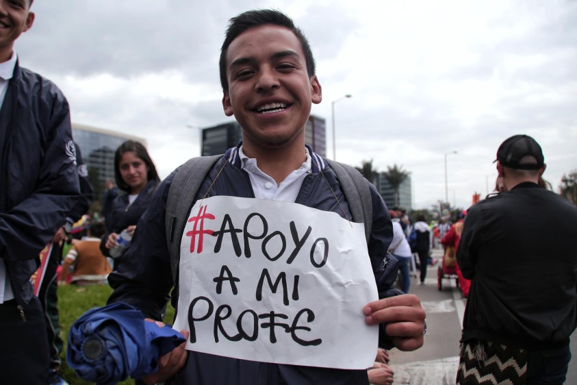 La ministra de Educación les advirtió a las maestros que deben reponer las horas de clases que se vean interrumpidas en el marco de la protesta, “con el fin de no afectar el derecho público esencial de la educación”; sin embargo, mantuvieron la protesta. FOTO: Colprensa