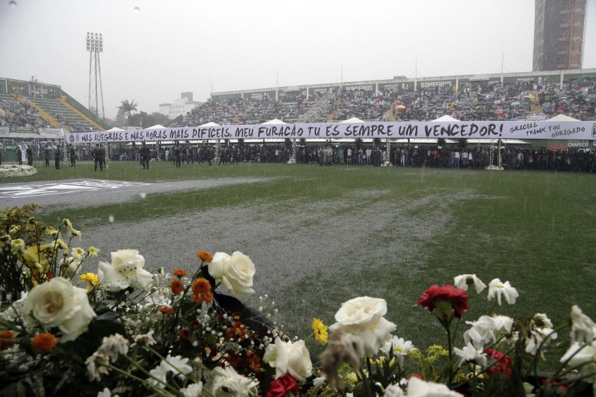 Flores de todo el mundo llegaron hasta el estadio. FOTO AP