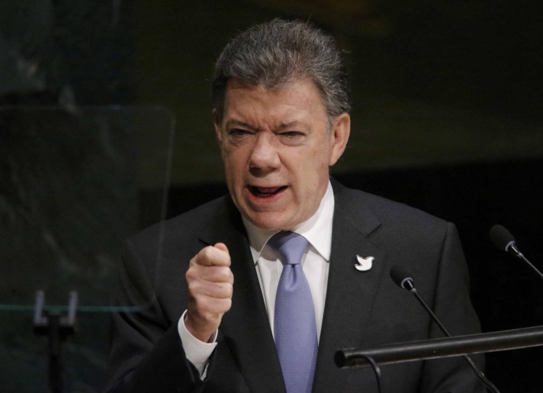 El presidente Juan Manuel Santos afirmó que “han ladrado, ladran y seguirán ladrando... Pero nosotros seguiremos cabalgando hacia la paz, como dicen que dijo el Caballero de la Mancha”. FOTO ARCHIVO