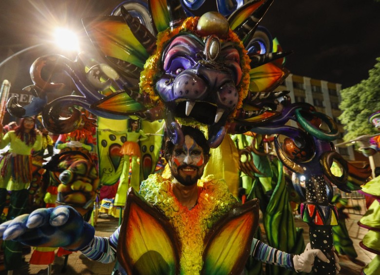 La llorona, el cura sin cabeza, la patasola y otros mitos y leyendas hacen parte del tradicional desfile en la ciudad de Medellín, que es considerado patrimonio cultural inmaterial de Latinoamérica. Foto: Manuel Saldarriaga Quintero