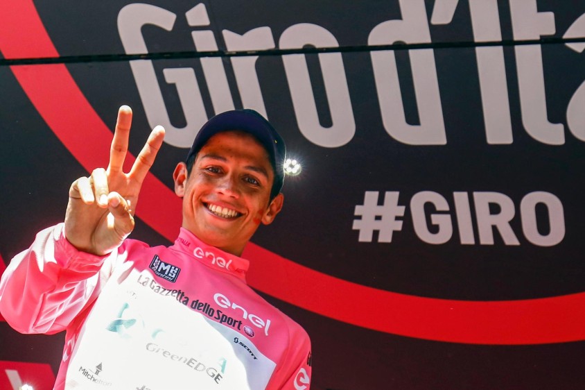 El colombiano Esteban Chaves se convirtió en el líder del Giro de Italia en la decimonovena etapa disputada entre Pinerolo y Risoul, de 162 kilómetros. FOTO AFP