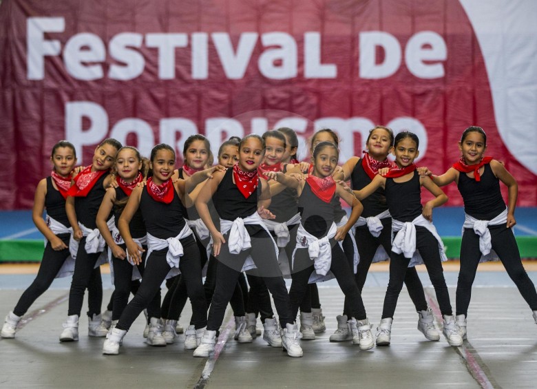 Porristas compitieron en las modalidades cheerleading (acrobacias), hip hop y pom pom. Foto Jaime Pérez