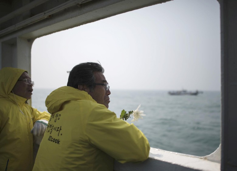 Los familiares de las víctimas buscan que un accidente similar no se repita en las costas de Corea del Sur por negligencia. FOTO ap