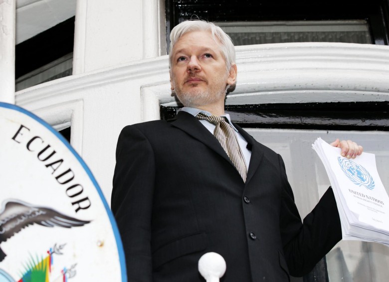Assange fue detenido el 7 de diciembre de 2010 en Londres a petición de la Justicia sueca y se encuentra refugiado desde 2012 en la embajada de Ecuador en el Reino Unido. FOTO AP