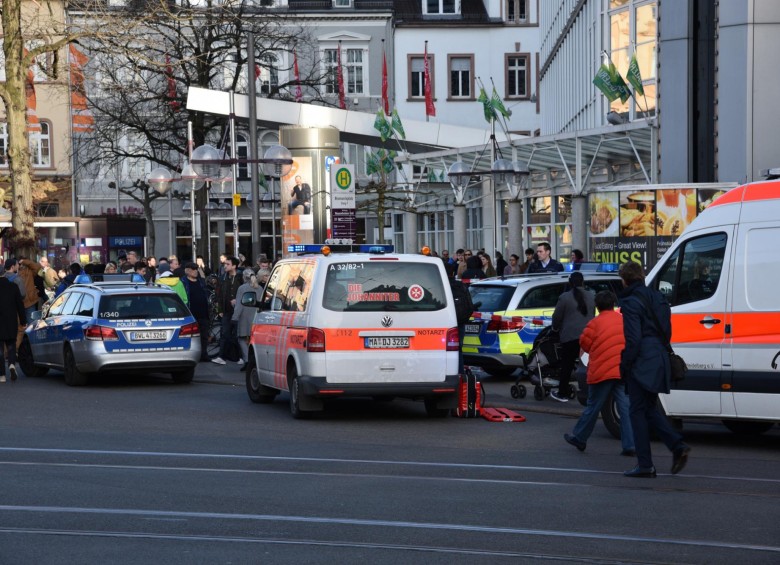 Murió una de las personas atropelladas por un conductor en Alemania
