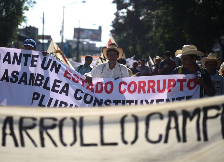 Manifestantes piden renuncia del presidente de Guatemala, Jimmy Morales