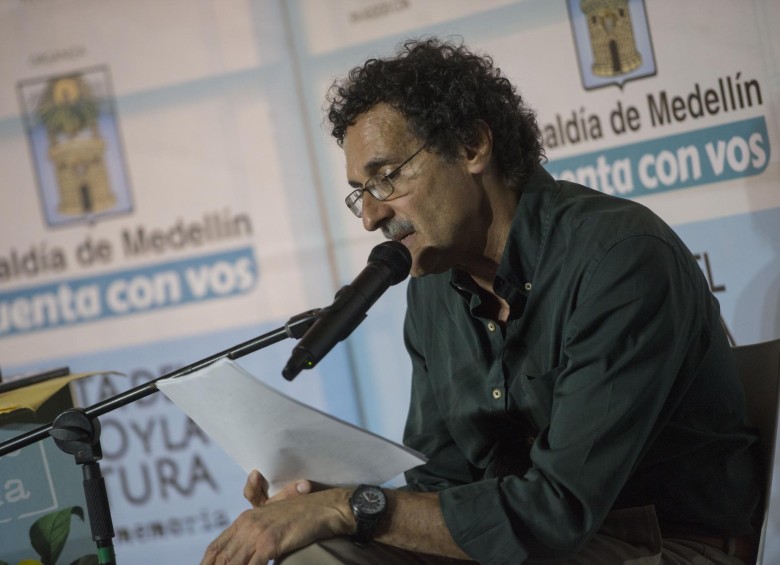 Lectura en voz alta de Fabio Morábito . Foto: Cortesía Fiesta del Libro.
