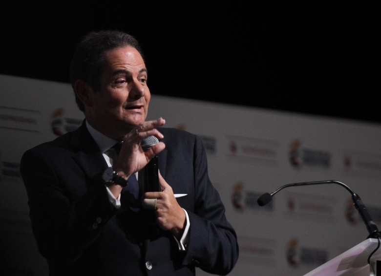 El candidato a la presidencia Germán Vargas Lleras hace críticas al Gobierno Nacional en tono de opositor. FOTO Colprensa