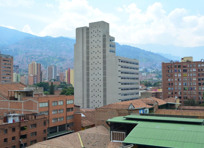 El nuevo edificio de la Universidad Cooperativa de Colombia es un referente del desarrollo del centro de la ciudad. A su alrededor se tejerán nuevas interacciones entre la academia, lo urbano y lo cultural.