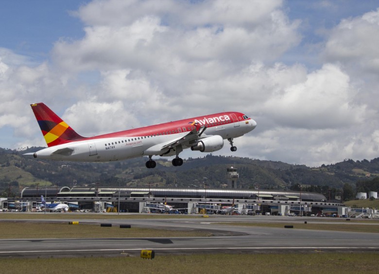 SIn acuerdo entre sindicato y Avianca, desde las 4:00 a.m. de este miércoles se inició el cese de actividades del sindicato. FOTO ESTEBAN VANEGAS