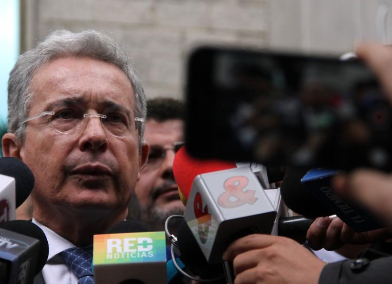 “La fiscal Parra ha dicho con rabia que quien está detrás de ese plan es Álvaro Uribe Vélez, lo que me obliga a pedir esta investigación para que la Corte Suprema de Justicia sea quien decida”, afirmó el exmandatario. FOTO COLPRENSA