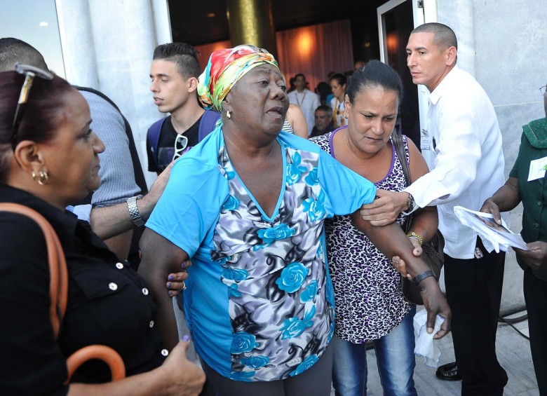 Las lágrimas y algunos gritos han acompañado el duelo de los habitantes de La Habana. FOTO AFP