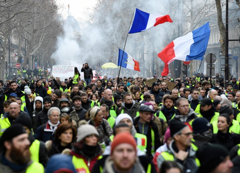 84.000 “chalecos amarillos” marcharon en Francia