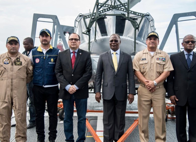 Helicóptero de la Armada inicia labor de apoyo en Haití