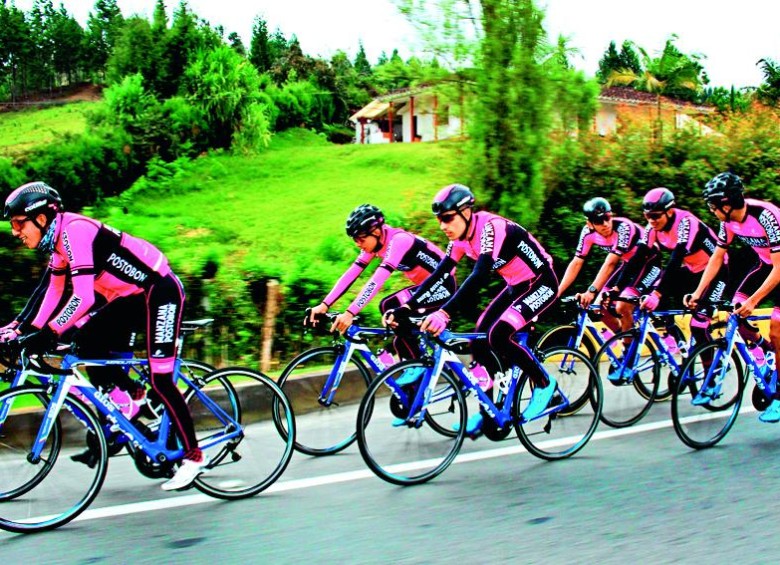 Antes de partir para España, varios de los ciclistas del Manzana Postobón estuvieron concentrados en Santa Elena. Primero correrán la Vuelta a Burgos. FOTO cortesía Manzana Postobón 