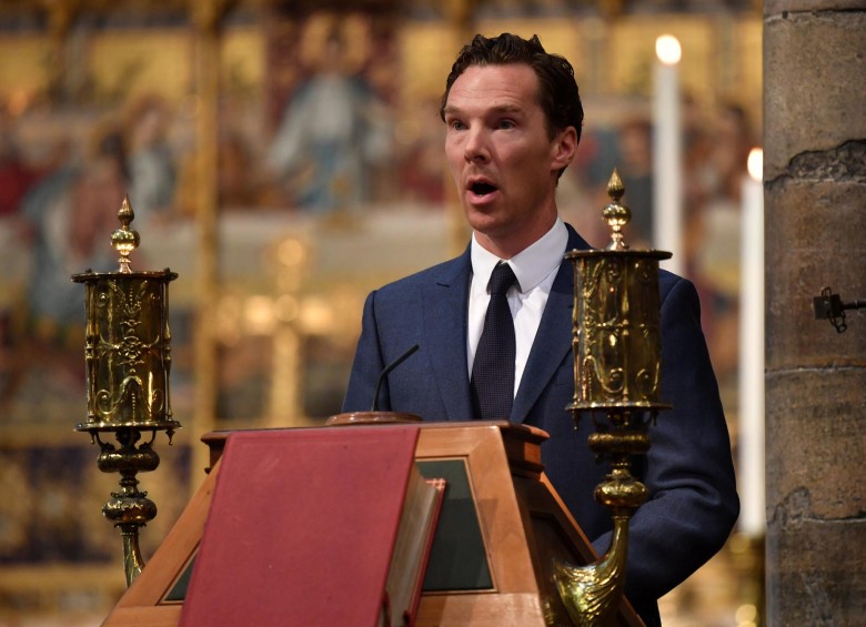 Amigos de Hawking, entre ellos el actor Benedict Cumberbatch estuvieron presentes en la Abadía de Westminster. Foto: REUTERS