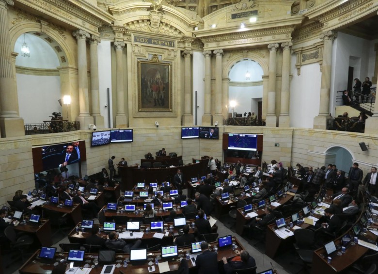 De acuerdo en lo aprobado en el trámite legislativo, el plebiscito será vinculante y los colombianos que residen en el exterior también podrán votar. FOTO COLPRENSA