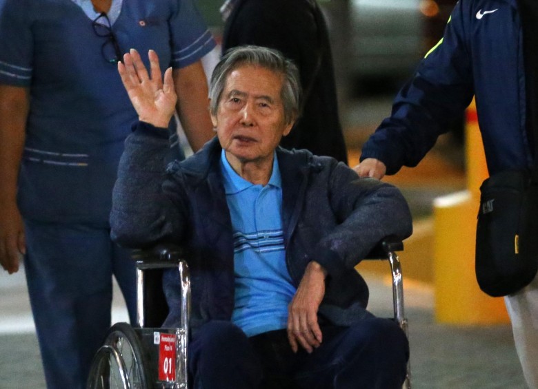 El expresidente peruano Alberto Fujimori fue indultado y aún debe millones a sus víctimas. FOTO AFP