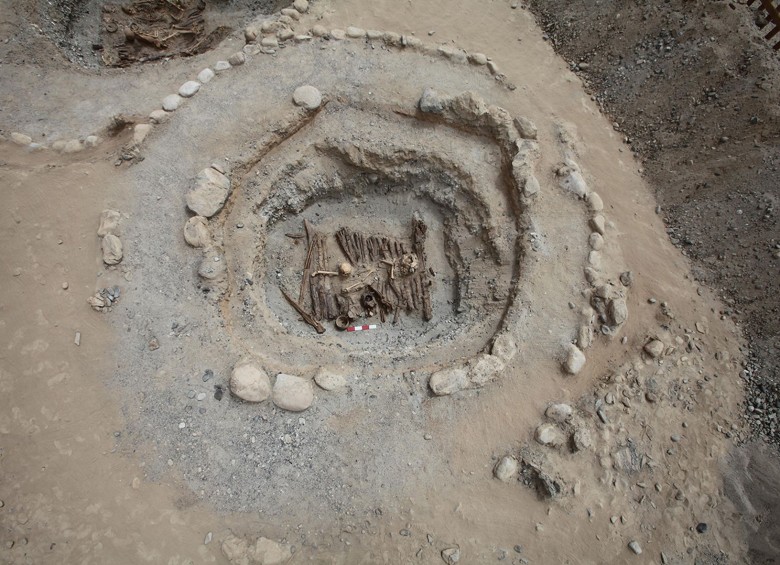 Tumba excavada ubicada al noreste de Qushiman Village China. Estos rituales se realizaron hace 2.500 años y representan el uso más antiguo de la marihuana conocido por sus propiedades psicoactivas. Foto: Efe