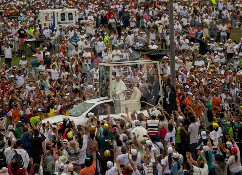 Llegada del Papa Francisco a la misa campal en Villavicencio. FOTO ESTEBAN VANEGAS