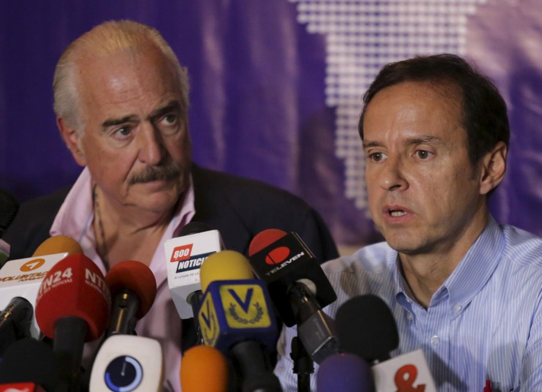 El expresidente Andrés Pastrana junto a Jorge Quiroga. FOTO REUTERS