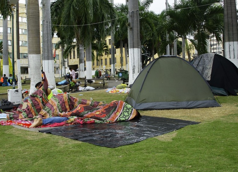 La llamada “Ciudad de los Parques” se ha venido trasformando con la llegada de venezolanos. La Alcaldía dice que no tiene cómo atenderlos y solicitó ayuda del Gobierno Nacional. FOTO colprensa