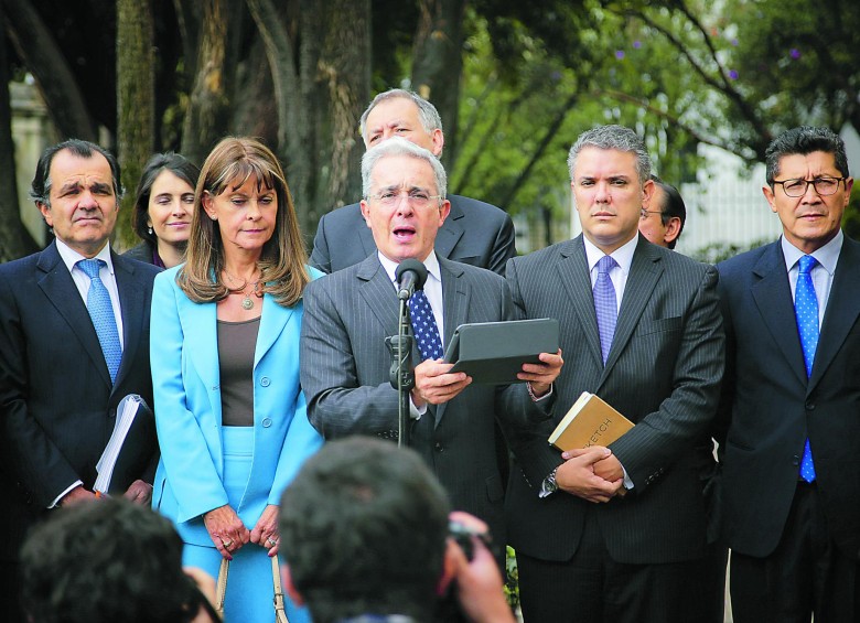 Según expertos consultados una consulta interpartidista entre Duque y Ramírez favorecería más al primero porque tienen el respaldo de Uribe y de los candidatos al Congreso. FOTO colprensa