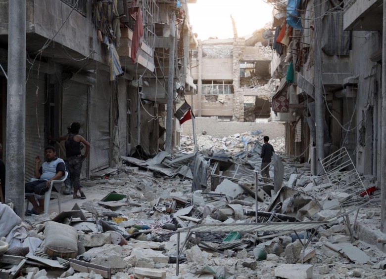 El este de Alepo, la última zona ocupada por rebeldes en esa ciudad, despierta todo el interés del régimen sirio, que según cuentas de la ONU, desaparecerá en dos meses y medio. FOTO Reuters