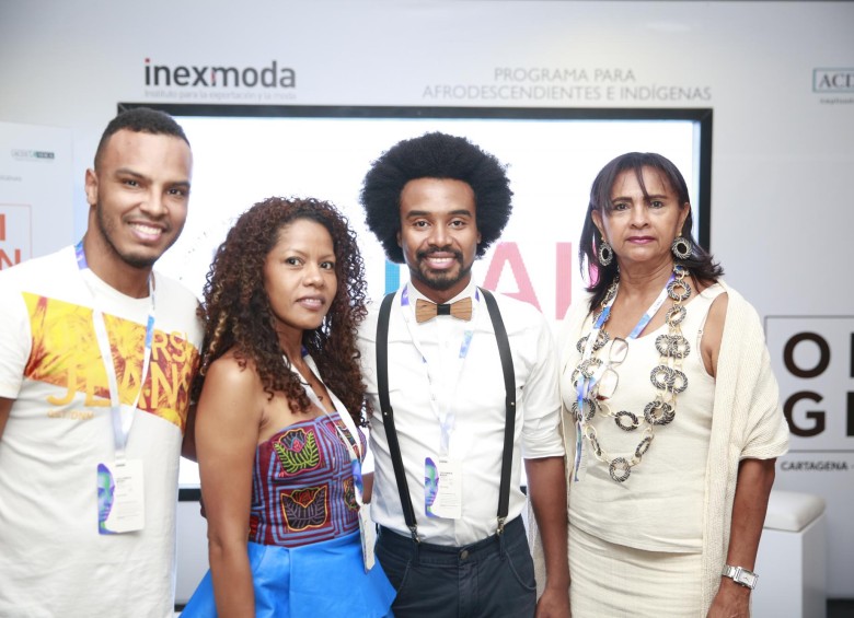 La moda afro está en Colombiamoda, con diseñadores y marcas. En la imagen, Cristian Hurtado, Cleiner Abadias, Edwin Rafael Pedroza y Enilda Alfaro Carvajal. Foto: Emanuel Zerbos