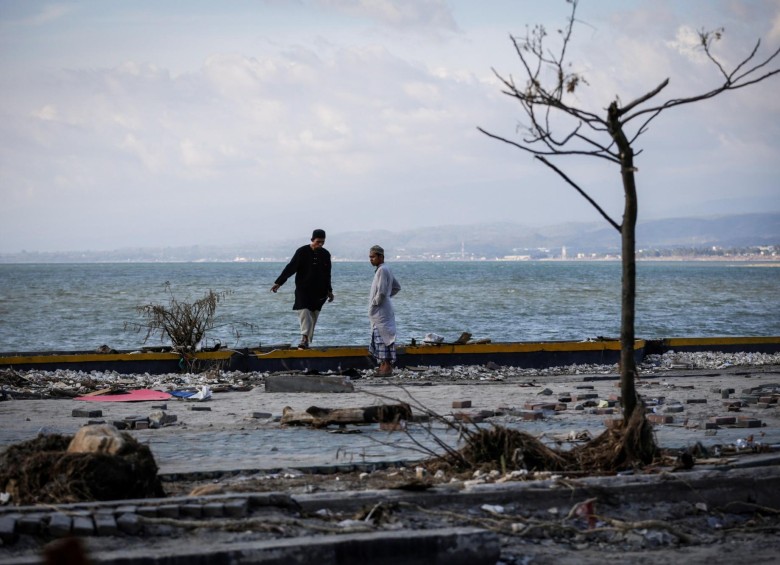 Playas de Palu, Indonesia, tras el tsunami. FOTO: EFE