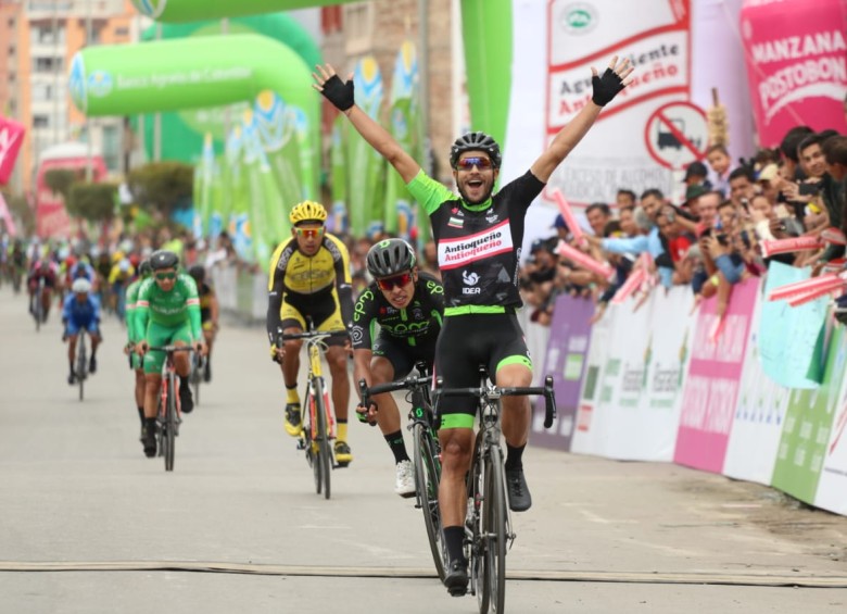 Carlos Julián Quintero le dio otro triunfo, el cuarto, a EPM en la Vuelta a Colombia ganando ayer en Sogamoso. FOTO CORTESÍA FEDECICLISMO