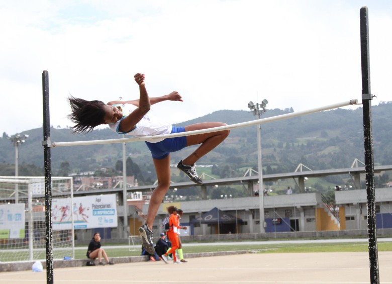 Sara Cristiana Palacio ya ganó salto alto, ahora va por su segunda medalla en 4x100, prueba en la cual también está inscrita por Turbo. FOTO cortesía indeportes