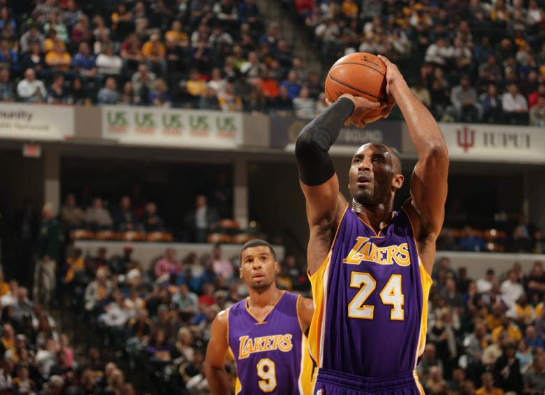 El jugador de los Lakers se convirtió en el tercer máximo anotador en la historia de la NBA. FOTO AFP