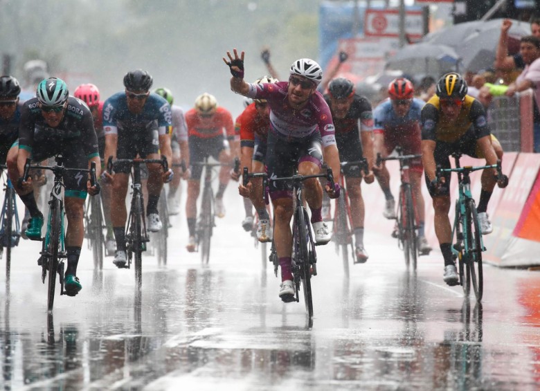 Elia Viviani, la figura local en el Giro-2018. FOTO AFP