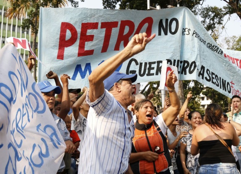 Así fueron los disturbios durante las visitas de Uribe y Petro