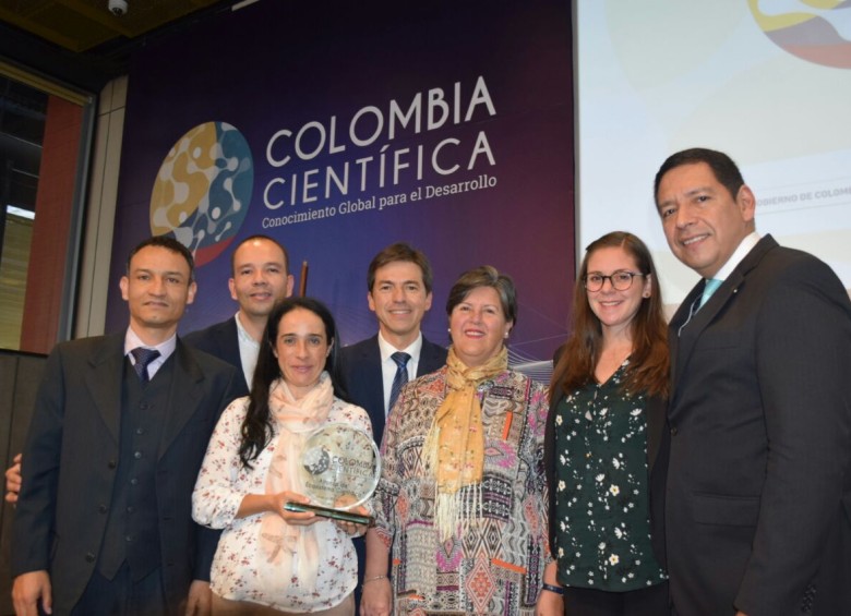 Este es el grupo de investigadores que lidera Nanobiocáncer, el programa de la UPB que ganó una convocatoria de Colombia Científica para investigar el cáncer de colon. FOTO colombia científica