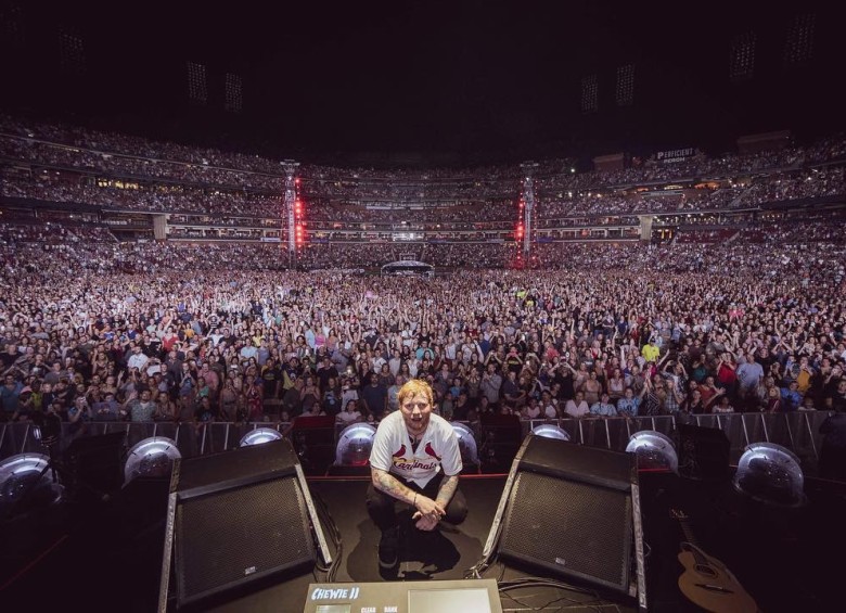 Ed Sheeran con estadio lleno en un concierto el 7 de septiembre en San Luis, Misuri, Estados Unidos. Foto: Instagram @teddysphotos