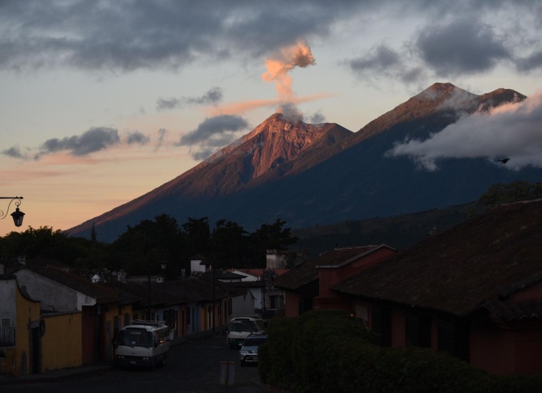 Volcán de Fuego de Guatemala en su quinta erupción de 2018