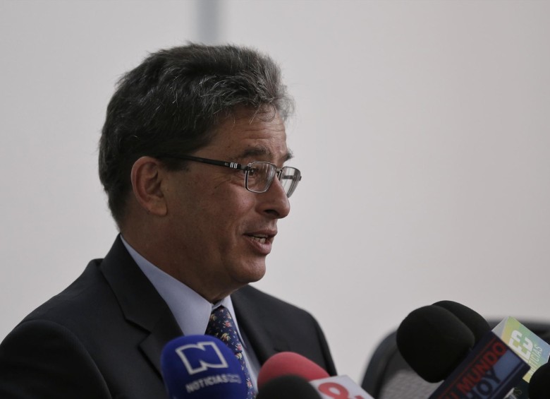 Según la Presidencia del Senado, hasta no se ha radicado ninguna solicitud de censura contra el ministro Carrasquilla por los “bonos de agua”. FOTO COLPRENAS