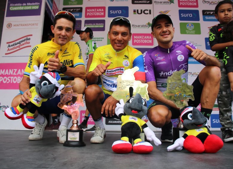 Este es el podio de la Vuelta a Colombia, en la imagen aparecen: Óscar Sevilla, Jonathan Caicedo y Juan Pablo Suárez. FOTO Fedeciclismo