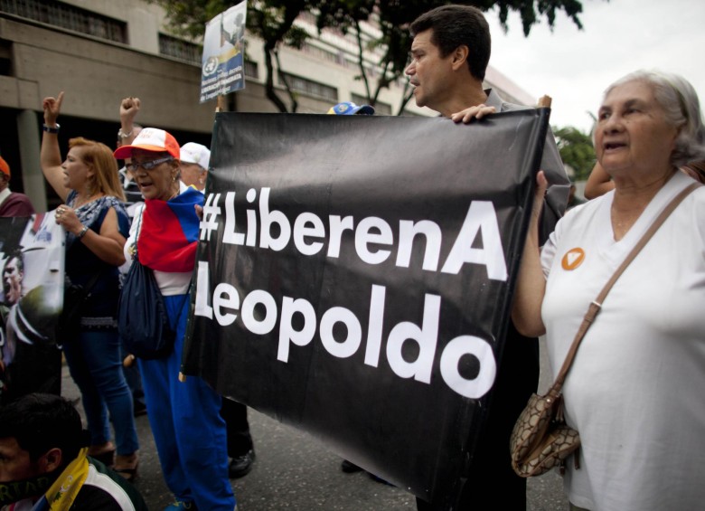 Antes Leopoldo López era desconocido fuera de Venezuela, pero ahora grupos de derechos humanos lo consideran el prisionero político más destacado de América Latina. FOTO AP