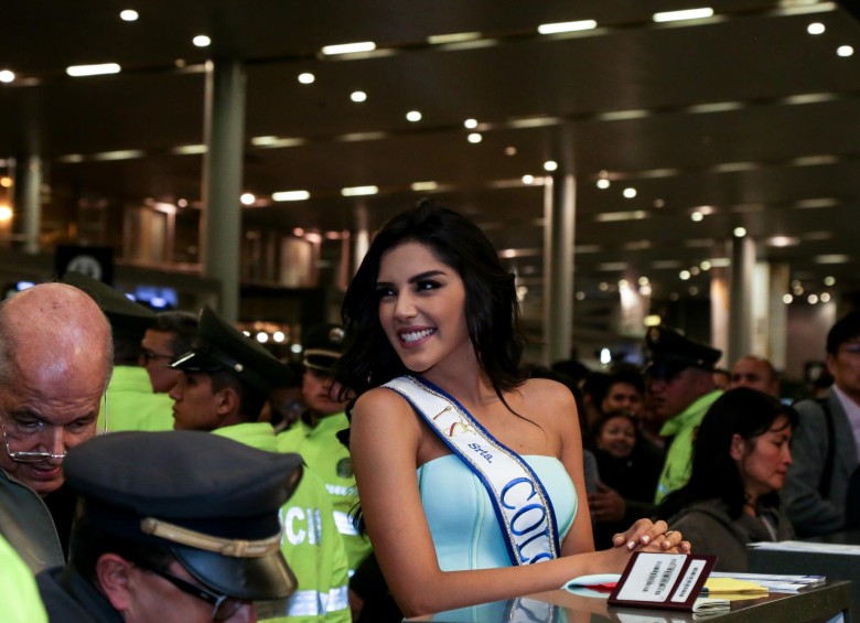 Laura González viaja rumbo a Miss Universo